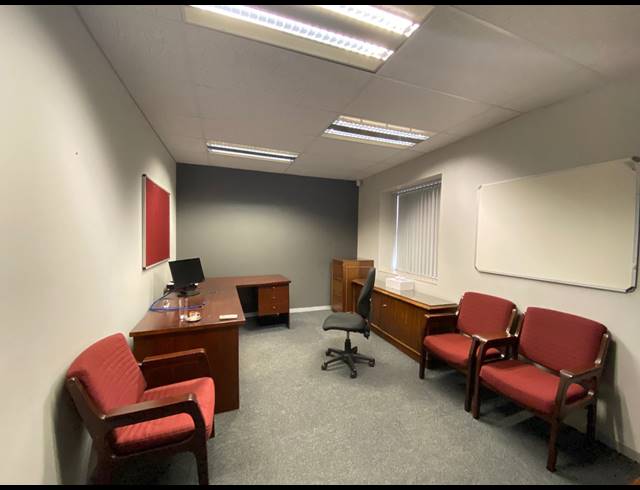 252M² OFFICE TO LET IN BRYANSTON